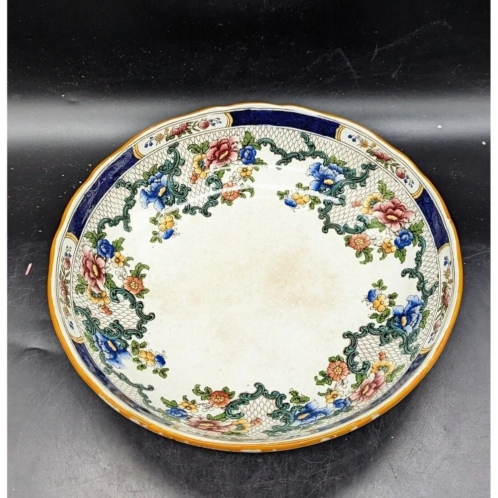 Antique Cauldron England 9.75